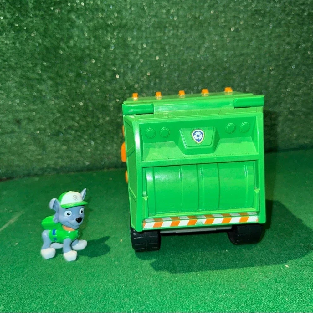 PAW Patrol Rocky’s Crush N’ Roll Recycling‎ Truck with Rocky Action Figure